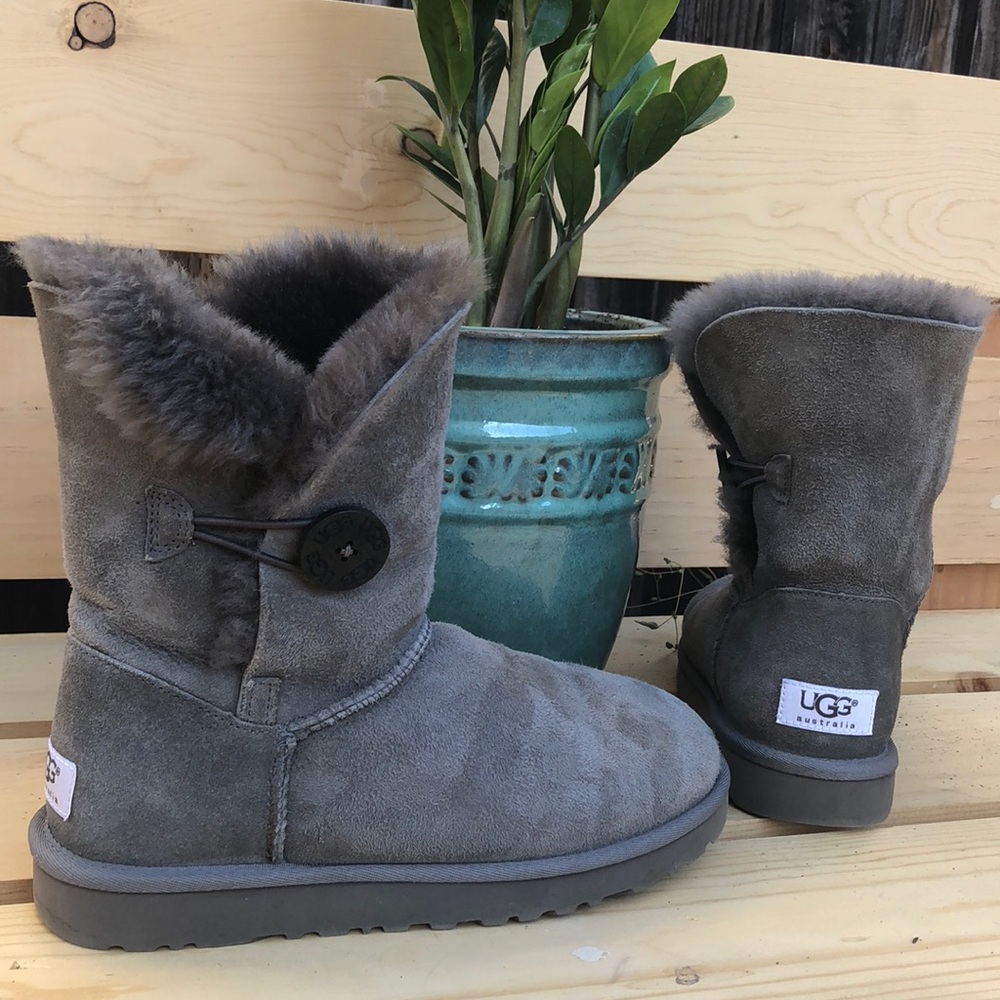 Bailey Button Uggs